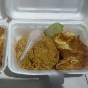 Nasi Goreng Dan Telur Mata Sapi