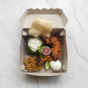 Nasi Kotak Premium Jember Ayam Bakar Istimewa Ayam Bakar 1/4 • Telur • Nasi Pulen